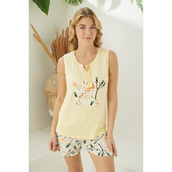 SARI RENKLİ VE DESENLİ KALIN ASKILI ÖNDEN BAĞLAMA DETAYLI ŞORTLU YAZLIK KADIN PİJAMA TAKIMI