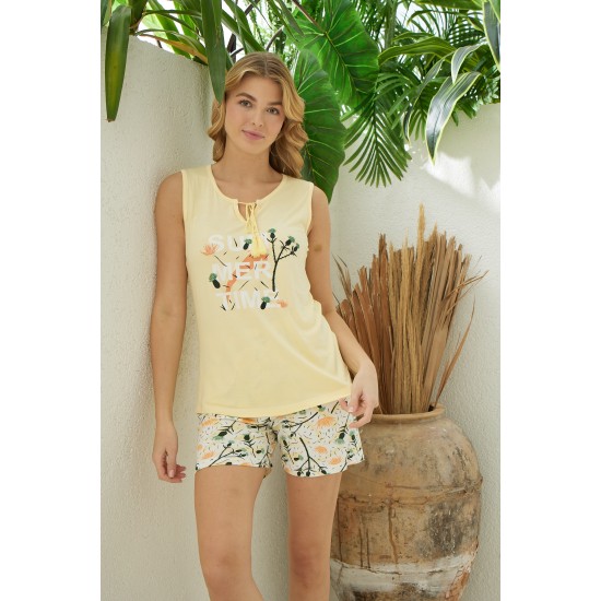 SARI RENKLİ VE DESENLİ KALIN ASKILI ÖNDEN BAĞLAMA DETAYLI ŞORTLU YAZLIK KADIN PİJAMA TAKIMI