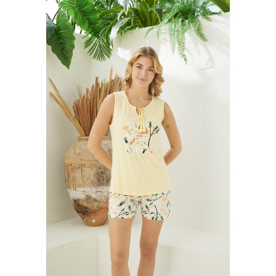 SARI RENKLİ VE DESENLİ KALIN ASKILI ÖNDEN BAĞLAMA DETAYLI ŞORTLU YAZLIK KADIN PİJAMA TAKIMI