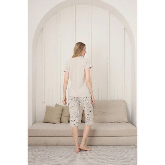 Yaz Konforu: Taş Renkli Yıldız Desenli Kadın Pijama – Kısa Kollu & Kaprili